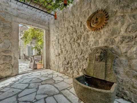 Prodaja, kuća, 240m², Risan, Kotor - image 18