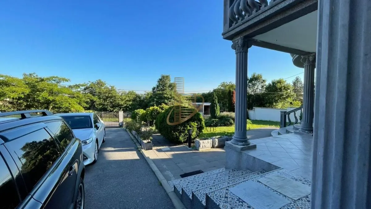 Sale, house, 355m², Djurinci, Sopot