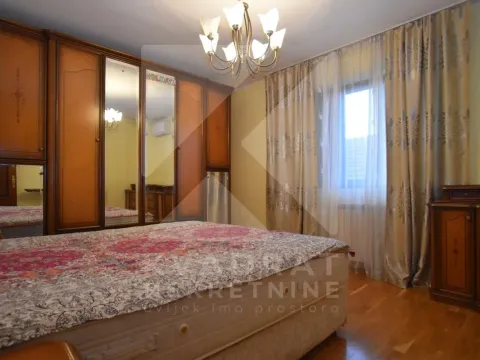 Izdavanje, kuća, 128m², Stari Aerodrom, Podgorica - image 13