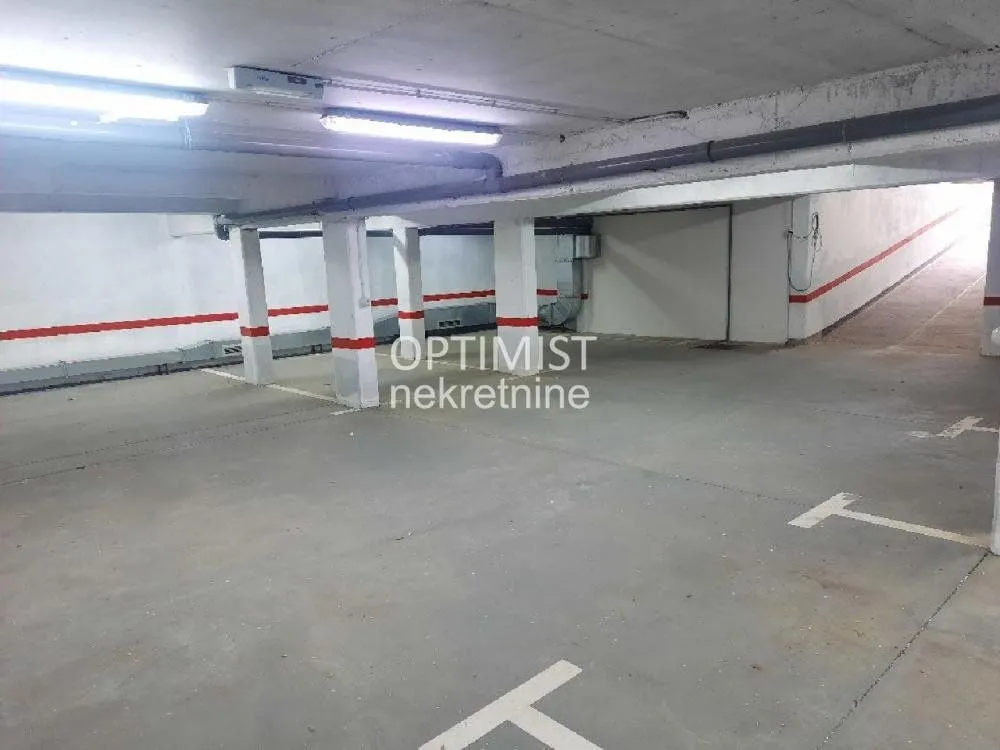 Sale, parking/garage, 170m², Kumodraž 1, Kumodraž Sve Podlokacije