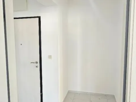 Izdavanje, dvosoban stan, 70m², Zabjelo, Podgorica - image 10