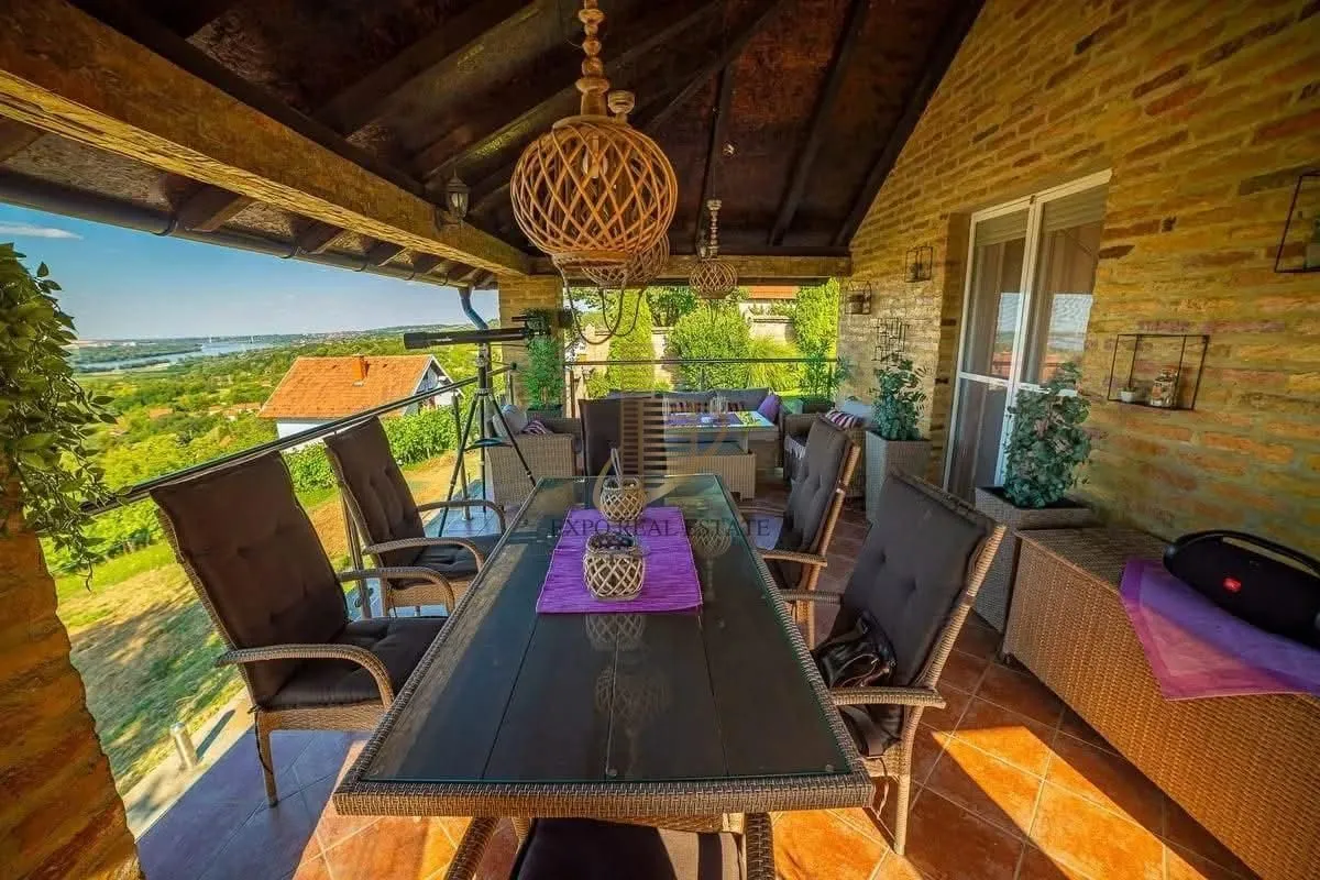 Prodaja, kuća, 140m², Rakovac, Novi Sad Sve Podlokacije