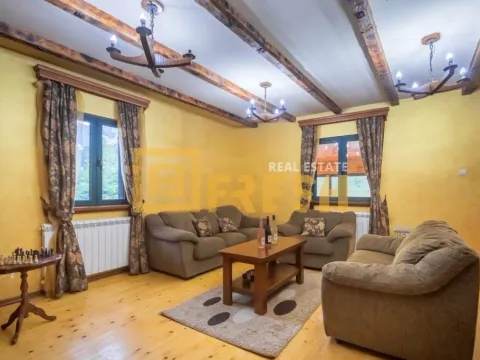 Prodaja, kuća, 300m², Žabljak, Crna Gora - image 4