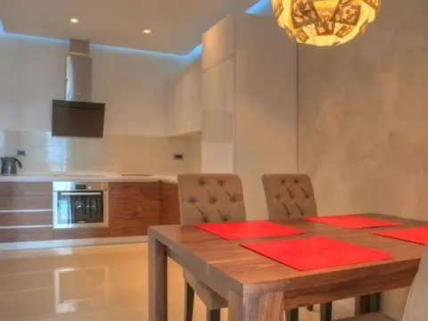 Rent, apartment, 95m², Budva, Crna Gora - image 4
