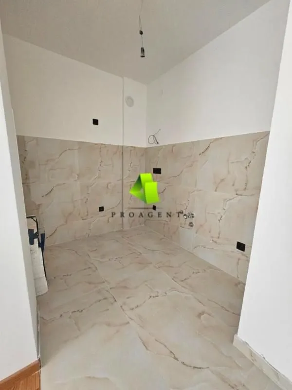 Prodaja, trosoban stan, 84m², Medijana, Niš