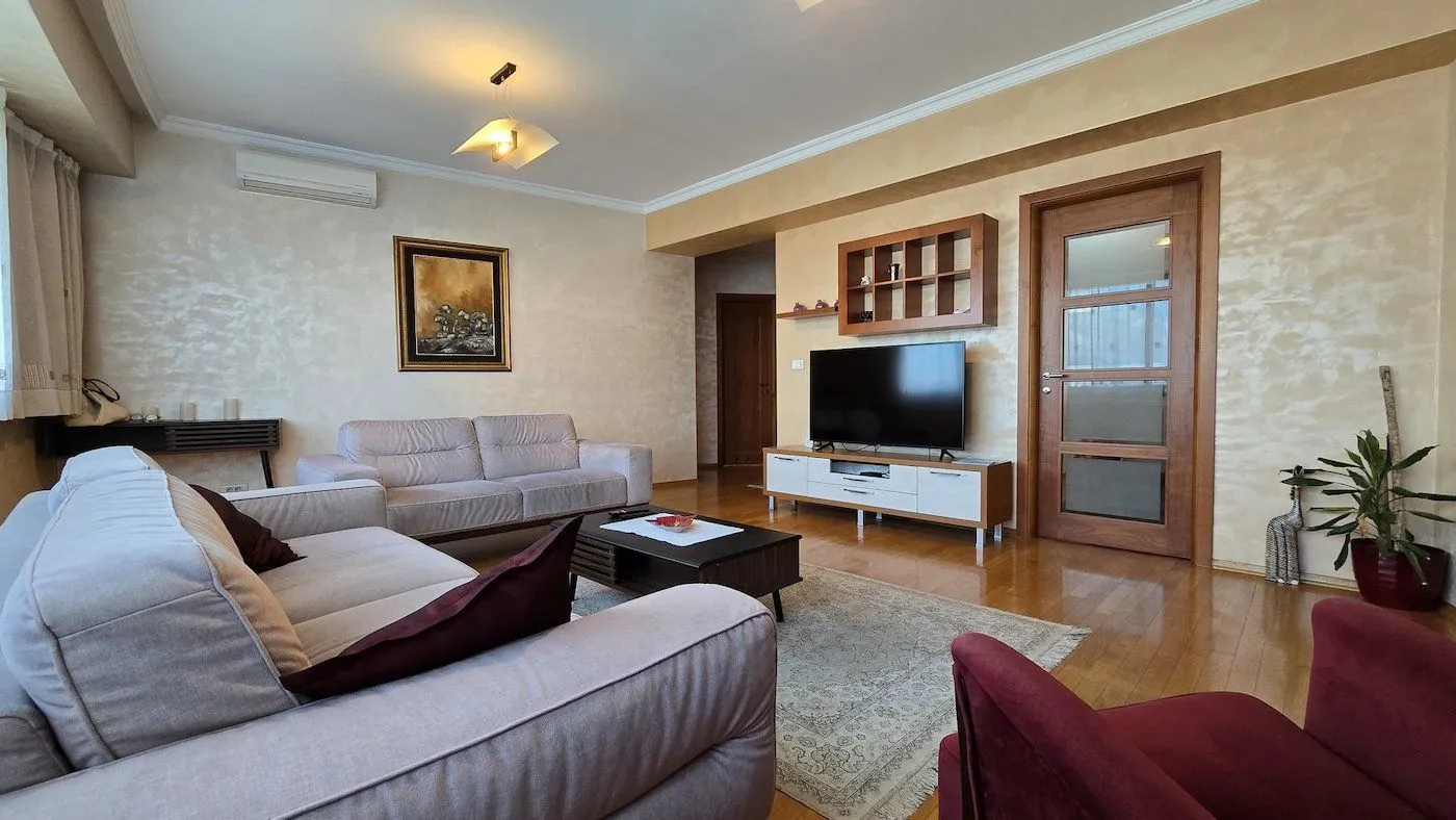 Rent, apartment, 100m², Centar, Podgorica