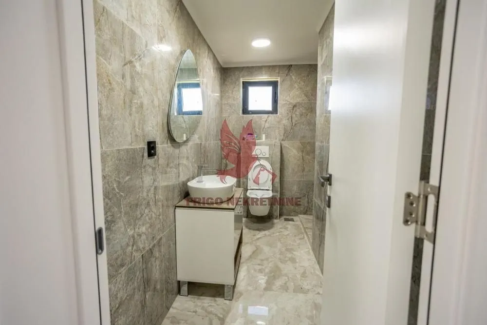 Sale, house, 302m², Mladenovac, Beograd