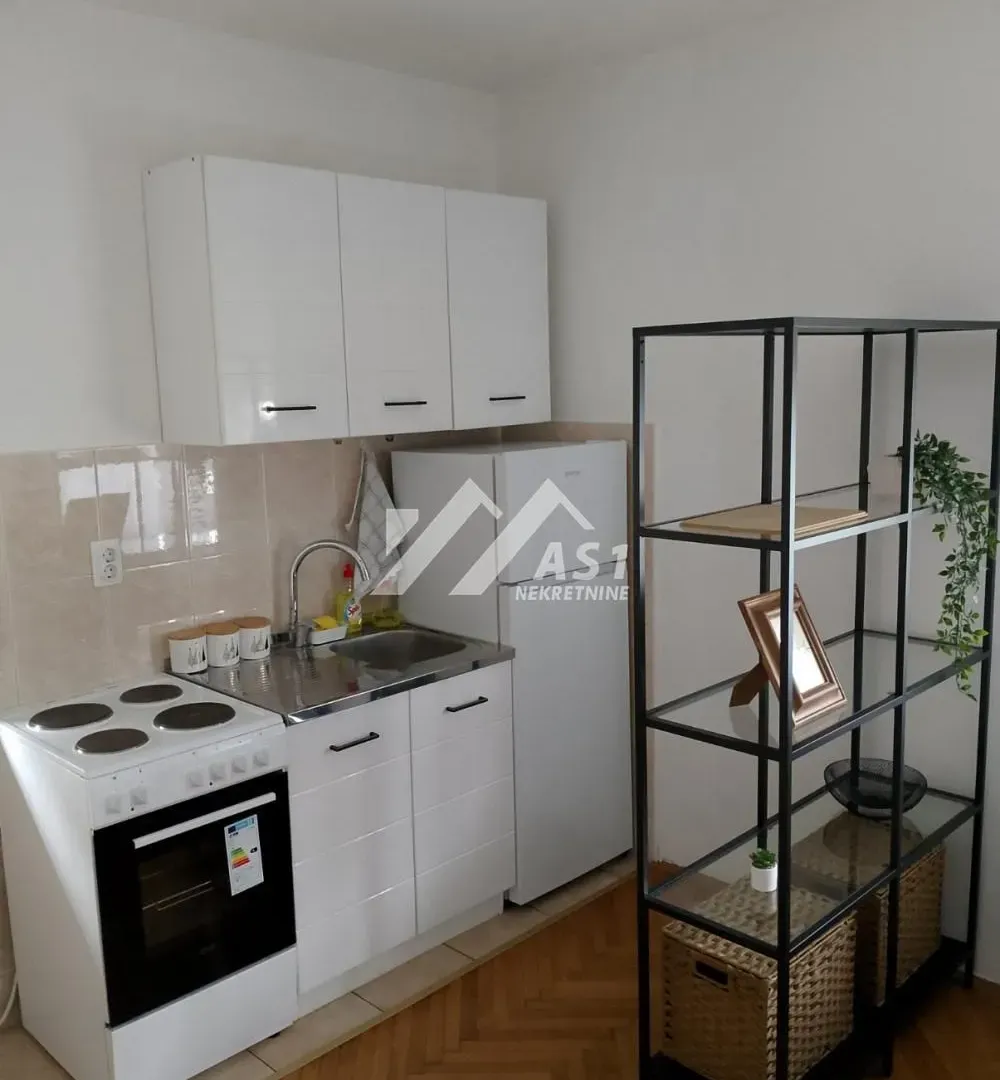 Izdavanje, jednosoban stan, 33m², Grbavica, Novi Sad Sve Podlokacije