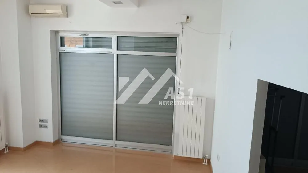 Rent, office space, 69m², Grbavica, Novi Sad Sve Podlokacije