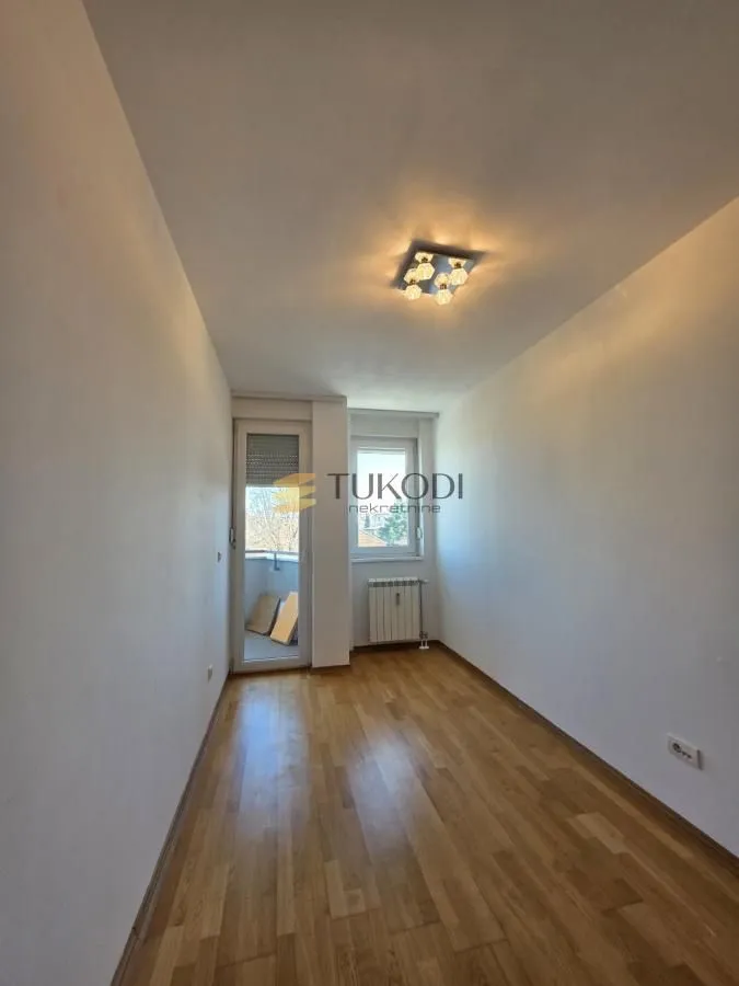 Prodaja, četvorosoban stan, 90m², Adamovićevo Naselje, Novi Sad Sve Podlokacije