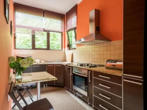 Prodaja, četvorosoban stan, 180m², Kotor, Crna Gora - image 3