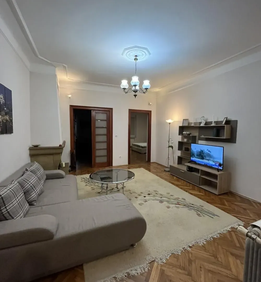 Rent, three bedroom apartment, 120m², Stari Grad, Beograd