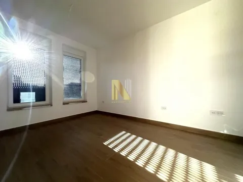 Prodaja, četvorosoban stan, 97m², Alibegovac, Petrovaradin - image 18