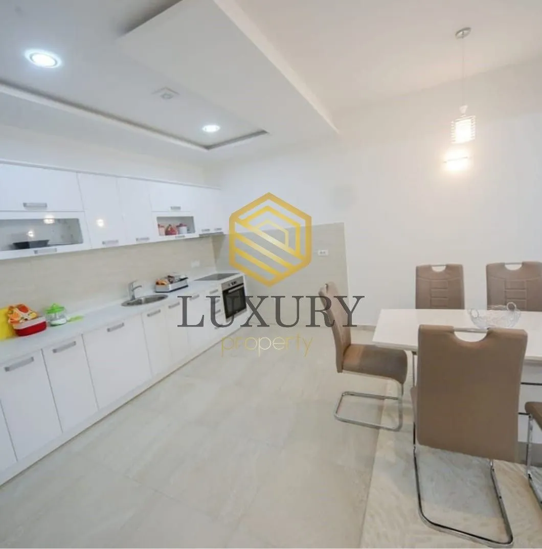 Prodaja, dvosoban stan, 117m², Pržno, Budva