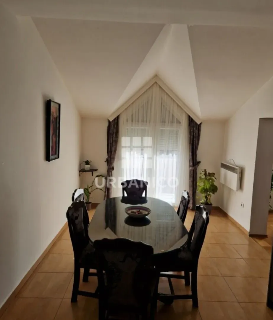 Izdavanje, dvosoban stan, 115m², Tološi, Podgorica