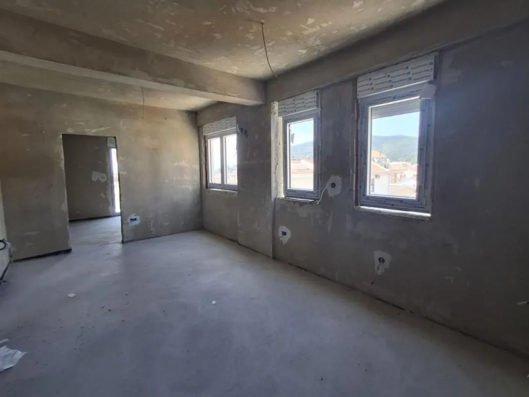 Prodaja, jednosoban stan, 38m², Lazi, Budva