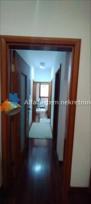Izdavanje, trosoban stan, 95m², Savski Venac, Beograd