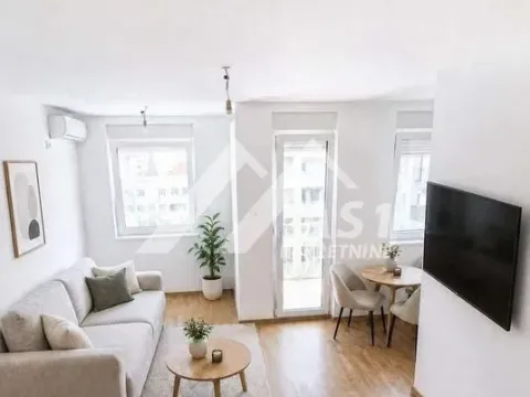Izdavanje, trosoban stan, 74m², Podbara, Novi Sad Sve Podlokacije - image 1