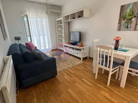 Izdavanje, jednosoban stan, 50m², City Kvart, Podgorica - image 8