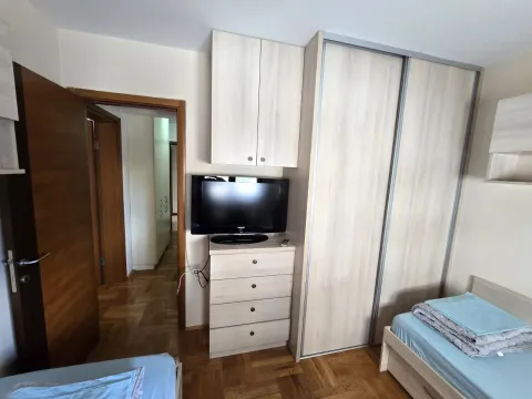 Rent, two bedroom apartment, 70m², Stari Aerodrom, Podgorica - image 9