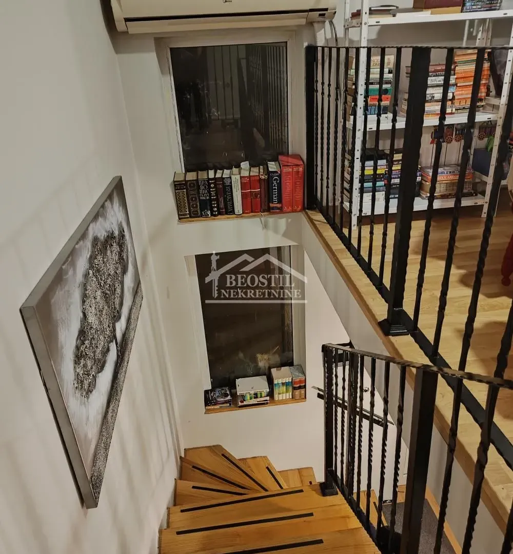 Sale, house, 225m², Zemun Ugrinovci, Zemun Sve Podlokacije