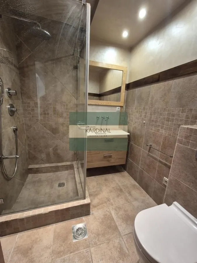 Prodaja, trosoban stan, 88m², Vašarište, Jagodina
