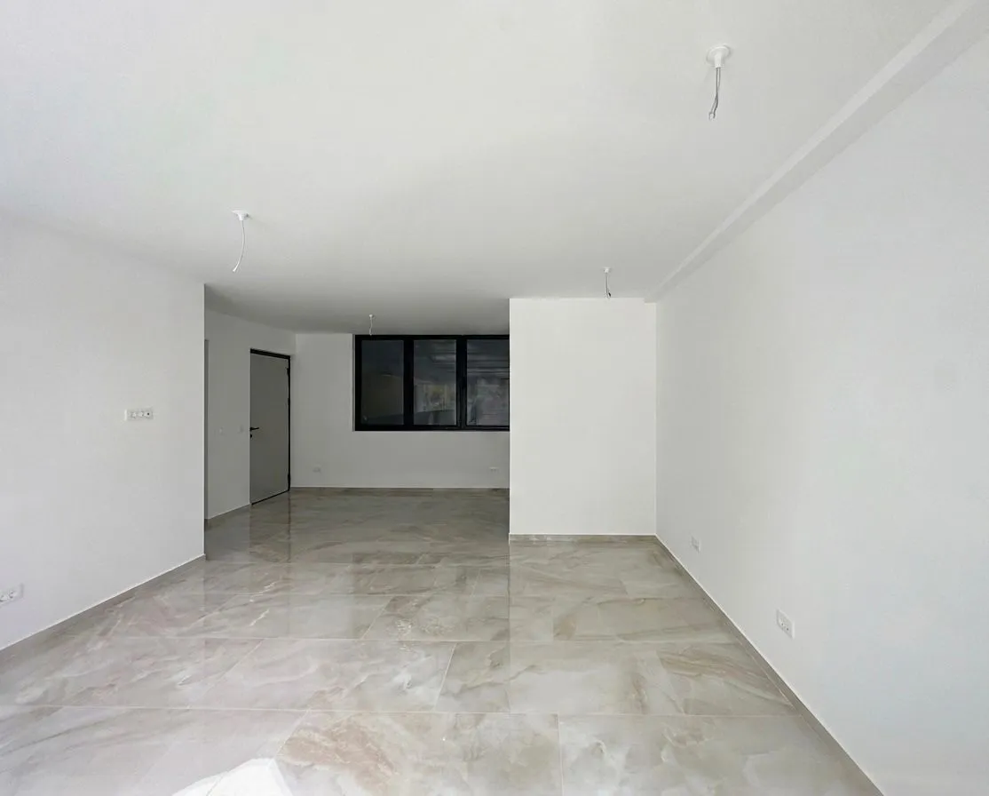 Izdavanje, poslovni prostor, 32m², Centar, Budva