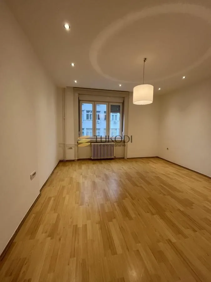 Prodaja, trosoban stan, 112m², Centar, Novi Sad