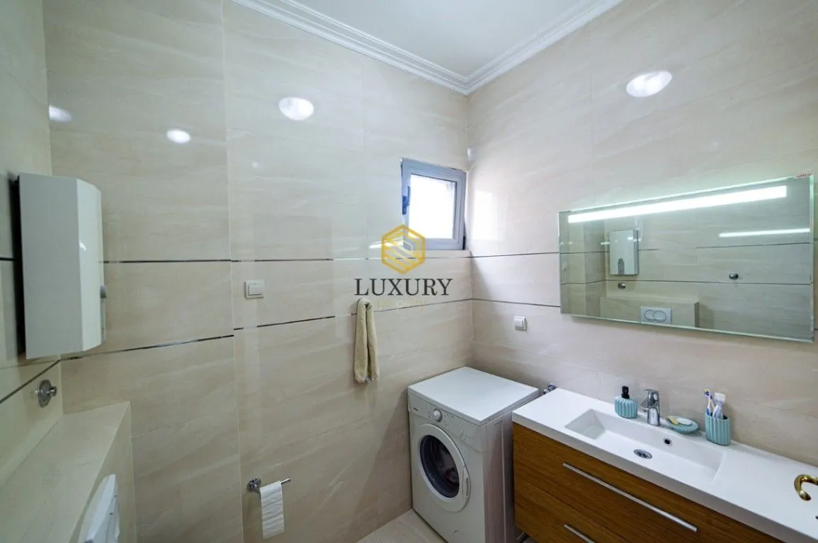 Rent, one bedroom apartment, 67m², Centar, Budva