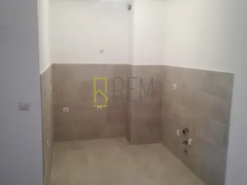 Rent, two bedroom apartment, 70m², Stari Aerodrom, Podgorica - image 8