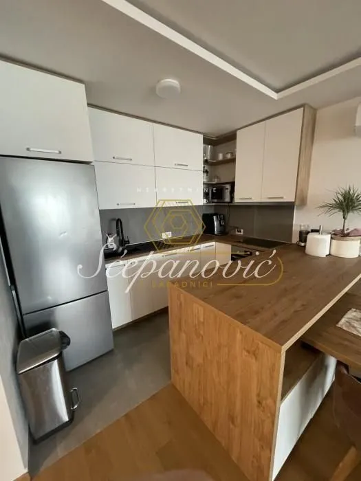 Prodaja, četvorosoban stan, 111m², Bulevar Evrope, Novi Sad Sve Podlokacije