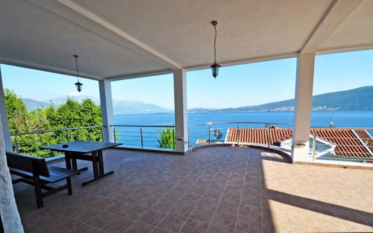 Prodaja, kuća, 330m², Baošići, Herceg Novi