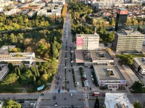 Izdavanje, poslovni prostor, 400m², Centar, Podgorica - image 11