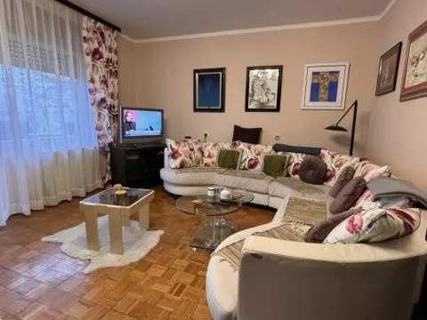Sale, house, 274m², Tavrića obori, Jagodina