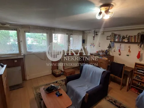 Prodaja, kuća, 230m², Voždovac Sve Podlokacije, Beograd - image 17