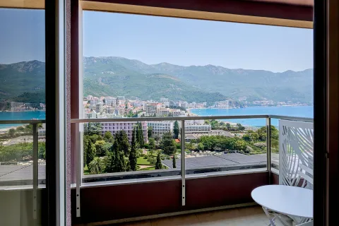 Daily-rent, two bedroom apartment, 50m², Bečići, Budva - image 10