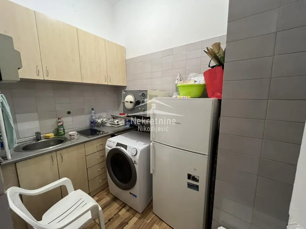Rent, office space, 136m², Čukarica, Beograd