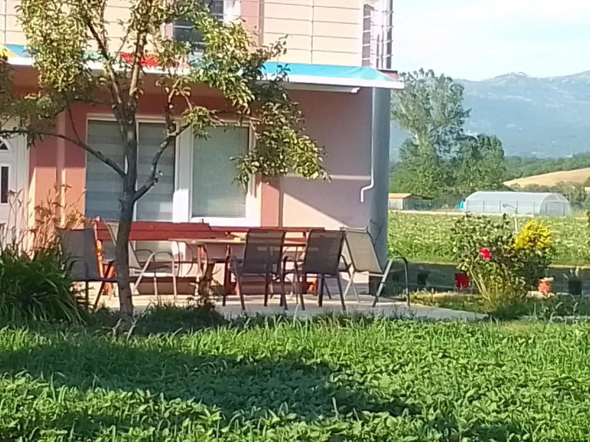 Sale, house, 140m², Miločani, Nikšić