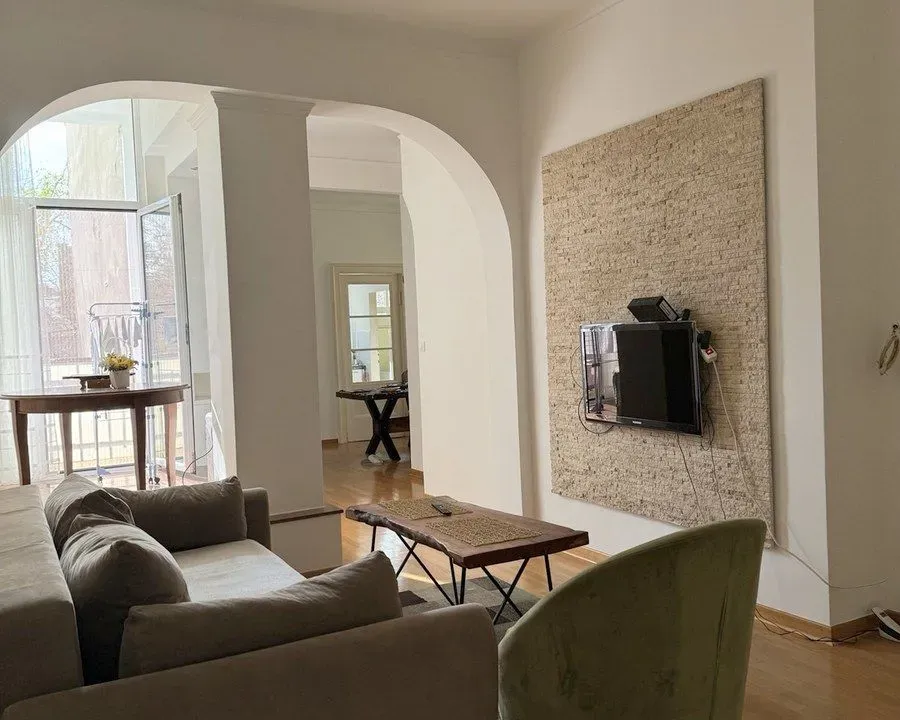 Prodaja, četvorosoban stan, 123m², Zemun Sve Podlokacije, Beograd