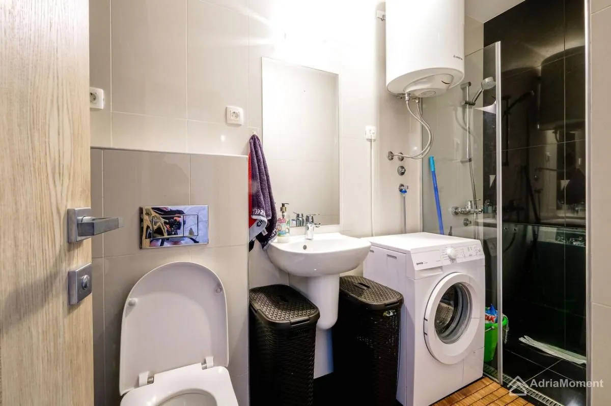 Sale, two bedroom apartment, 68m², Kostanjica, Kotor