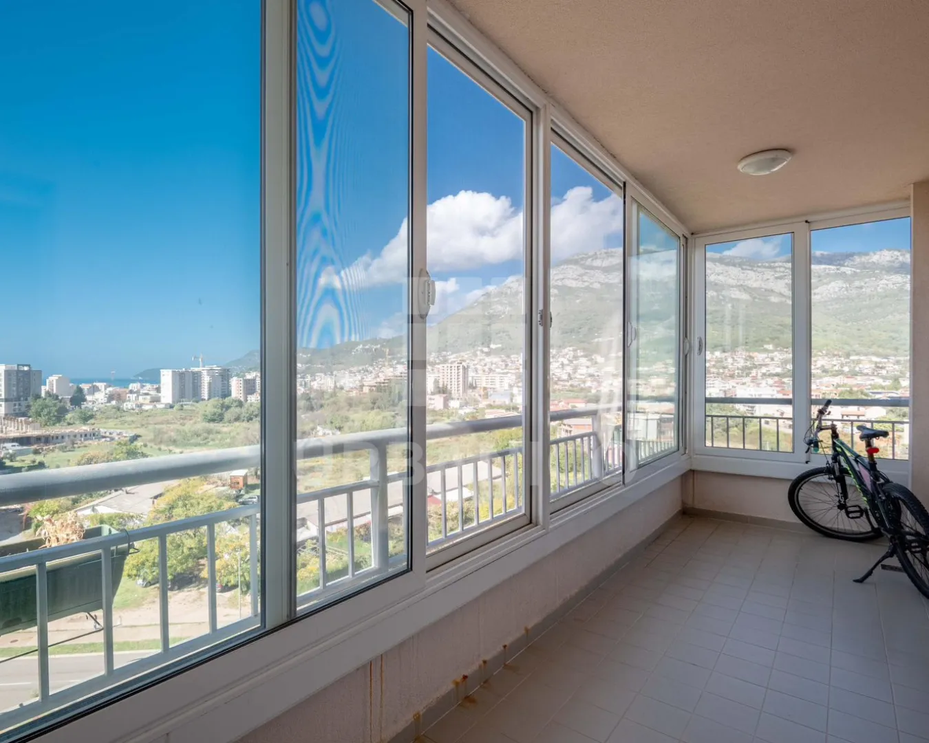 Sale, two bedroom apartment, 69m², Centar, Bar