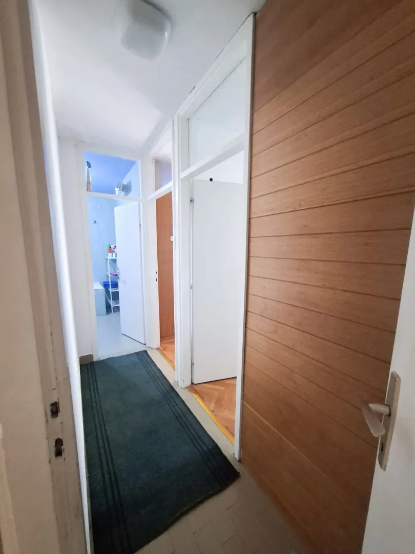 Izdavanje, dvosoban stan, 85m², Blok 5, Podgorica