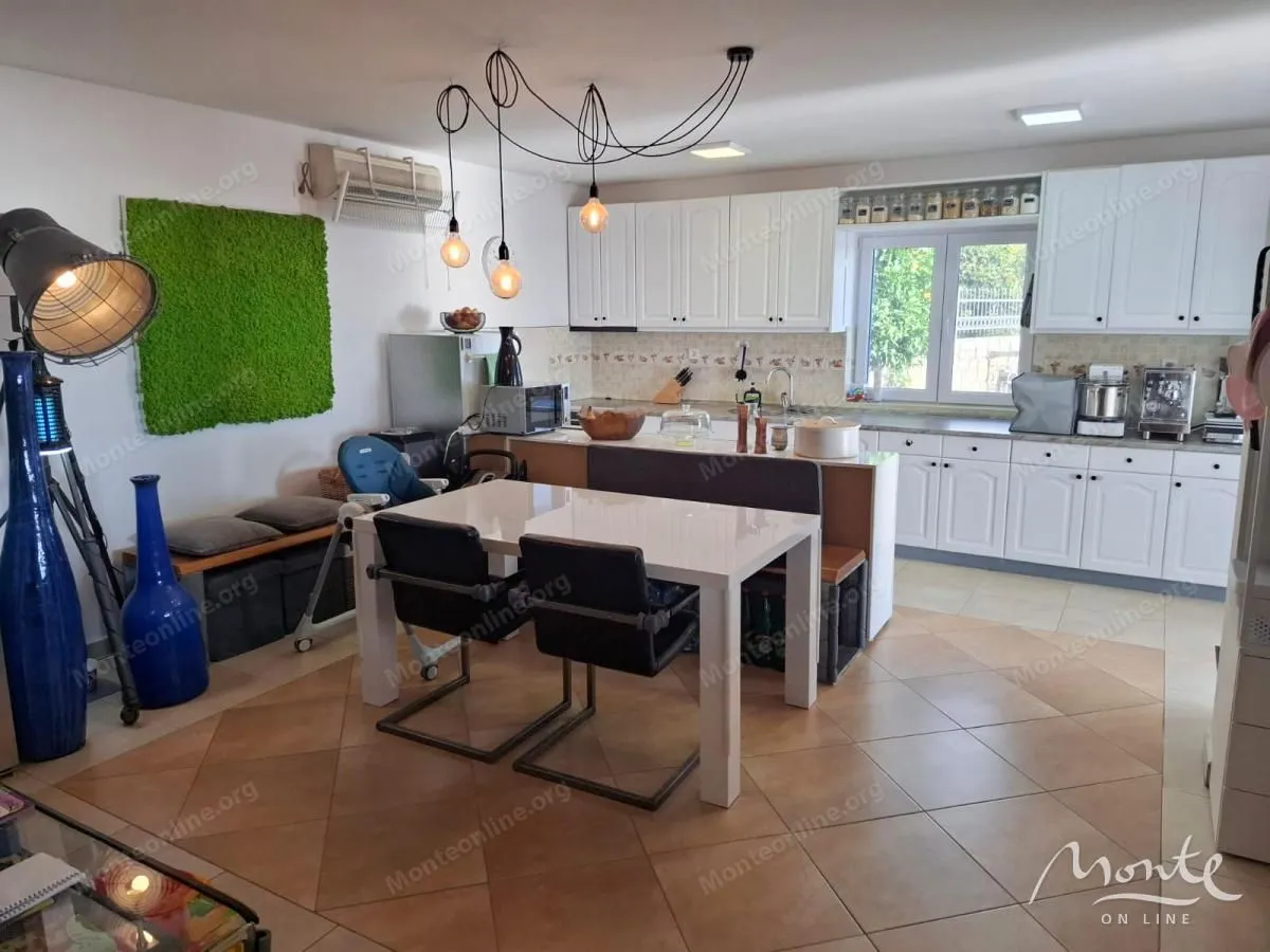 Prodaja, kuća, 116m², Reževići, Budva