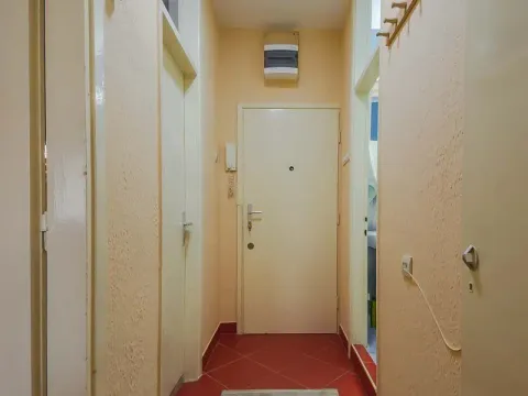 Izdavanje, jednosoban stan, 45m², Preko Morače, Podgorica - image 11