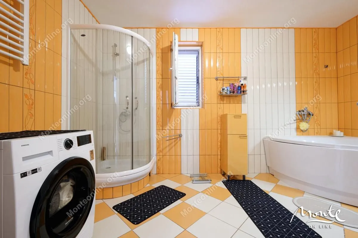 Prodaja, kuća, 210m², Krašići, Tivat