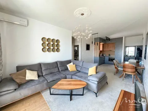 Sale, two bedroom apartment, 81m², Bečići, Budva - image 1