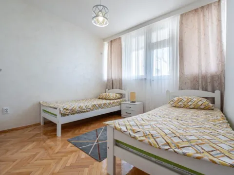 Izdavanje, dvosoban stan, 74m², Stara Varoš, Podgorica - image 9