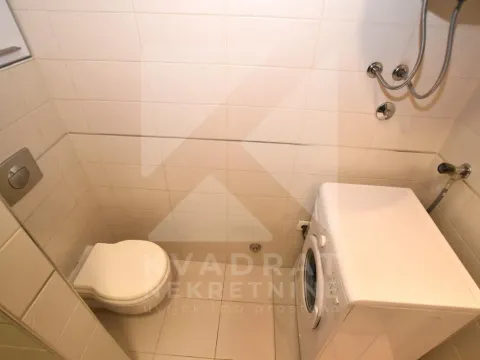 Rent, one bedroom apartment, 60m², Stari Aerodrom, Podgorica - image 11