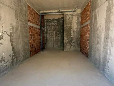 Izdavanje, poslovni prostor, 36m², New City, Podgorica - image 2