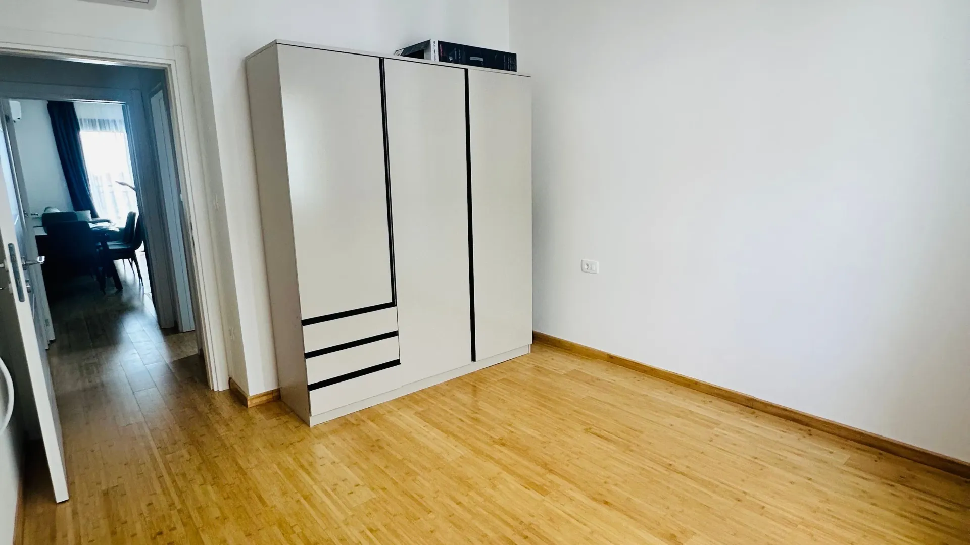 Izdavanje, dvosoban stan, 65m², Rozino, Budva
